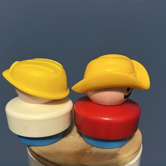 Yellow and Red Action Figures Playset - Picture 3 of 4